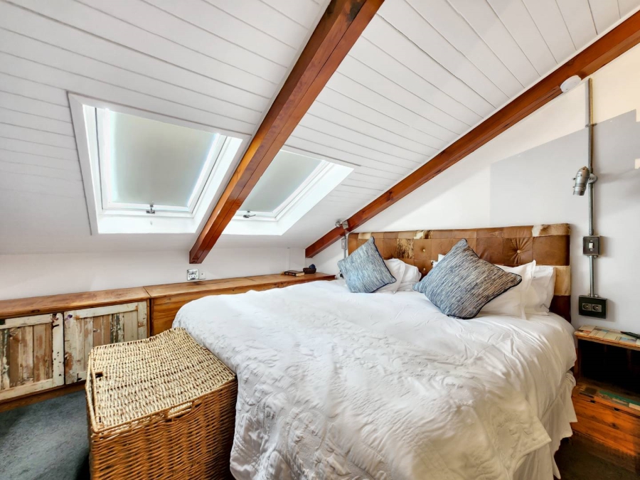 2 Bedroom Property for Sale in Sea Point Western Cape